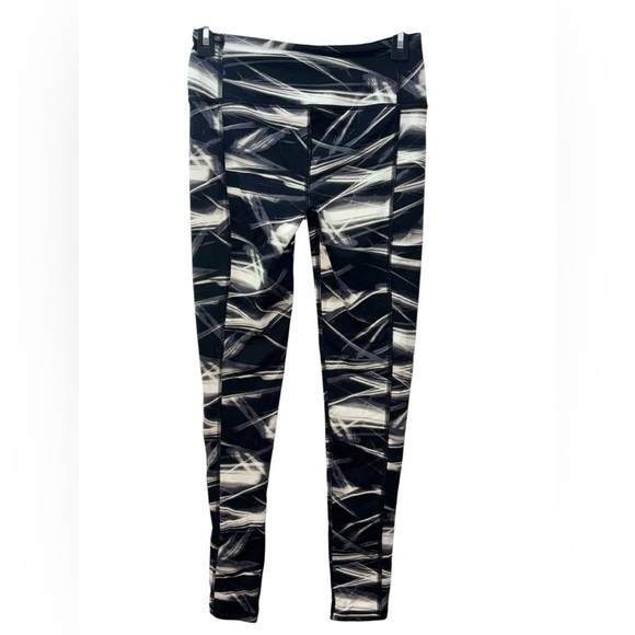 Victoria's Secret Black and White Leggings - Picture 4 of 4